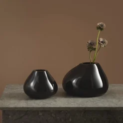 Ebon Black Vase Large Add EngravingAdd Monogram 8 Ebon Black Vase Large Add EngravingAdd Monogram -Orrefors Shop 6720024 3
